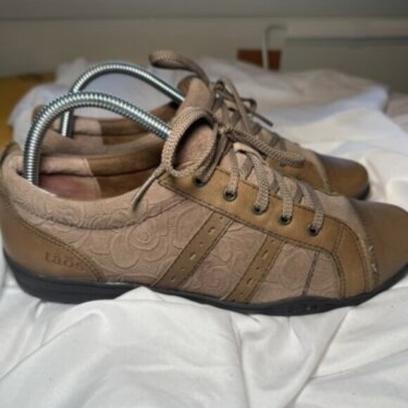 Taos Women's Oxford Brown Leather Casual Lace Up Low Walking Sneakers Size 8.5 - Picture 3 of 15